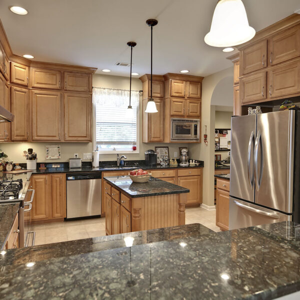 مظلات الشرقية لأعمال الحدادة والمقاولات العامة 79 pr3